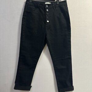 A chic button-front design stylish black jeans （M/L)